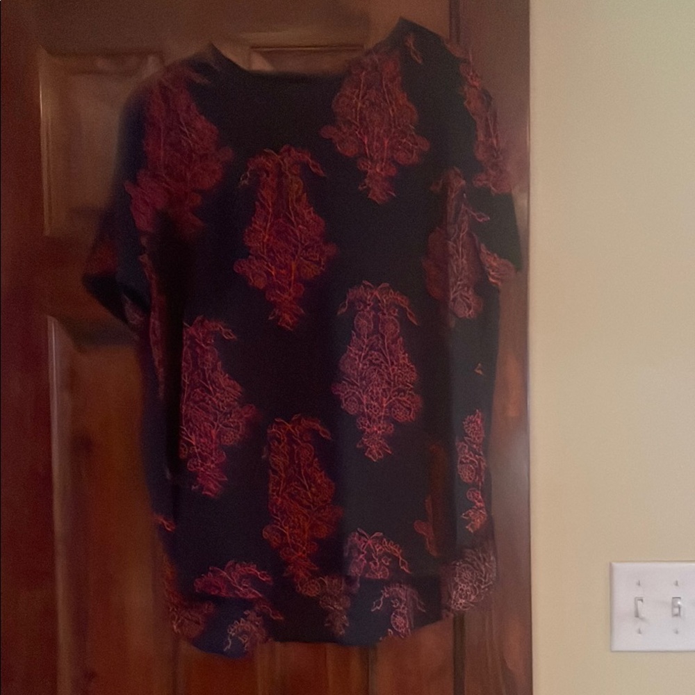 Black and Red Patterned Top